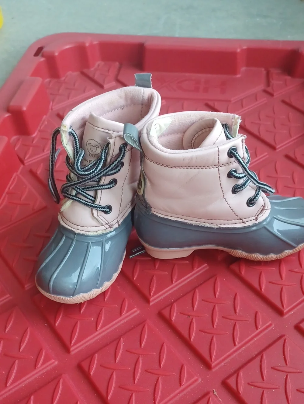 Adrienne Vittadini Pink and Gray Kids Duck Boots